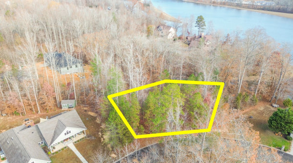 .40 acre Water front lot on a cul de sac street- Enjoy the gift of Emory River