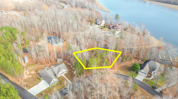 .40 acre Water front lot on a cul de sac street- Enjoy the gift of Emory River