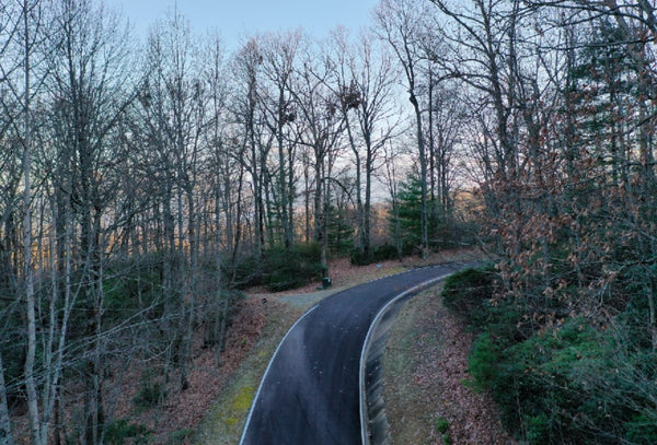 Lovely wooded lot 1.38 acre in Cliffs At Glassy and beautiful Mountain and Lake view