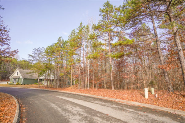 .40 acre Water front lot on a cul de sac street- Enjoy the gift of Emory River