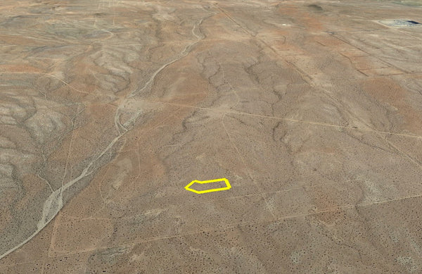 Come build your desert retreat.! 2.51 Acres to enjoy the tranquility of living off the grid