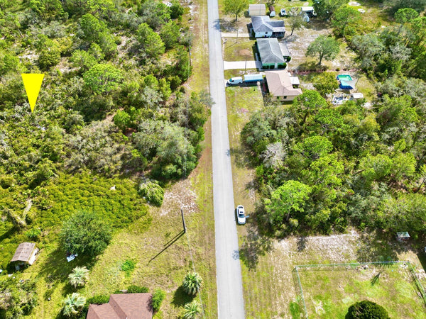 Residential .25 Acre Lot nearby 27 Lakes and minutes to Boat Ramp